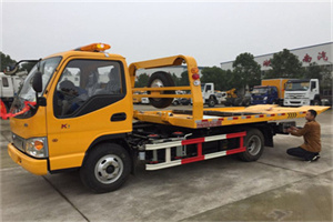 亚东哪里有拖车服务