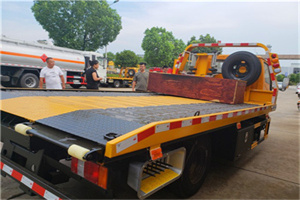 亚东附近拖车电话号码服务